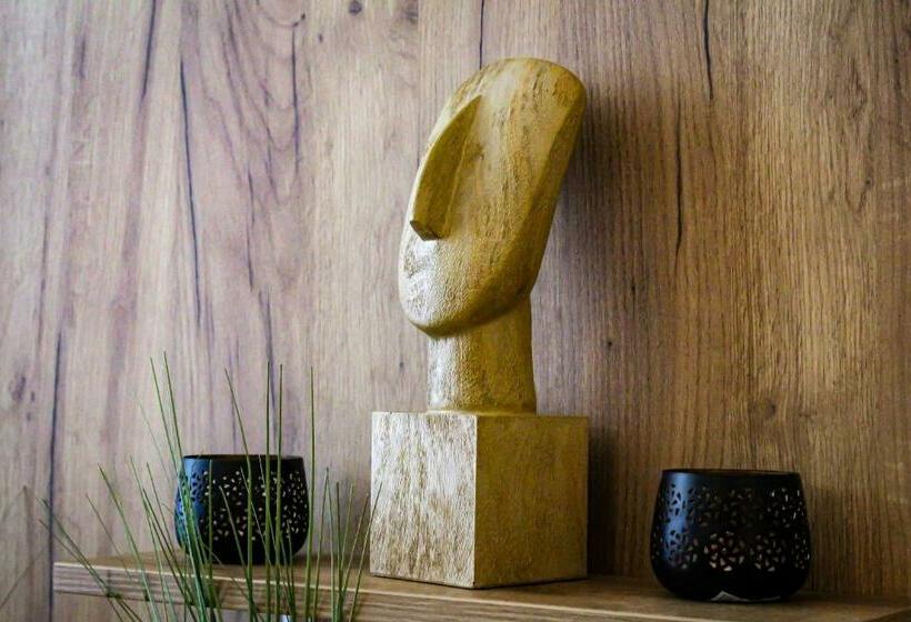 استودیو استاندارد با بالکن, R34 Boutique Guest House
