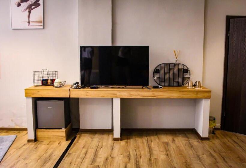 استودیوی لوکس, R34 Boutique Guest House