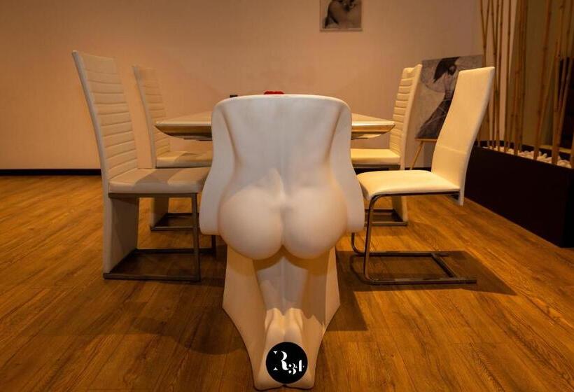 استودیوی سوپریور, R34 Boutique Guest House