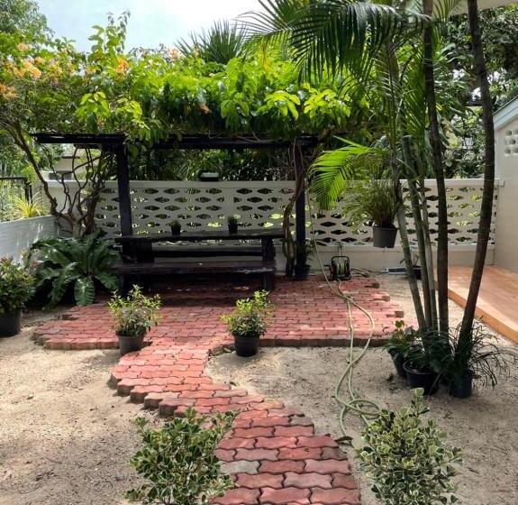 اتاق استاندارد با چشم‌انداز پارک, Banya Bnb ที่พักบ้านย่าบีแอนด์บี เมืองประจวบฯ