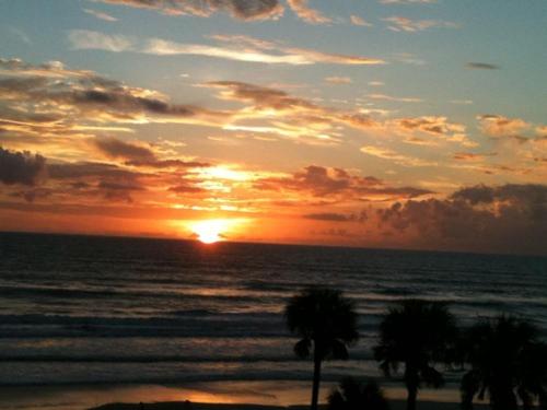 استودیو استاندارد با بالکن, Daytona Condo With Beautiful Ocean And City View