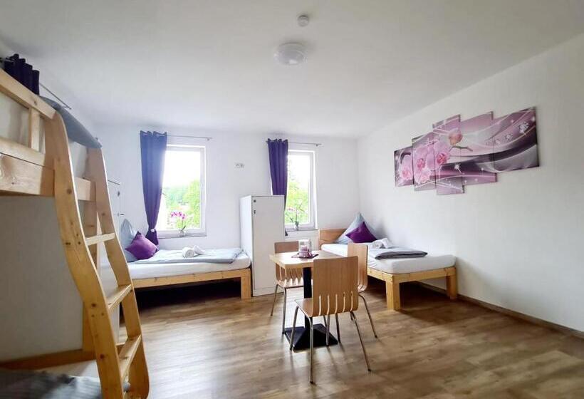 Номер Стандарт Четырехместный Совместный Санузел, My Hostel Füssen
