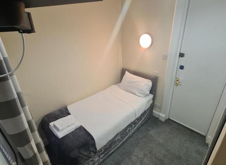 اتاق استاندارد یک نفره, Glenmoore Guest House