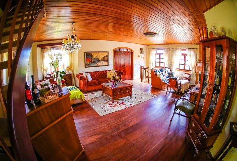 سوییت, Mansao Austriaca Guesthouse