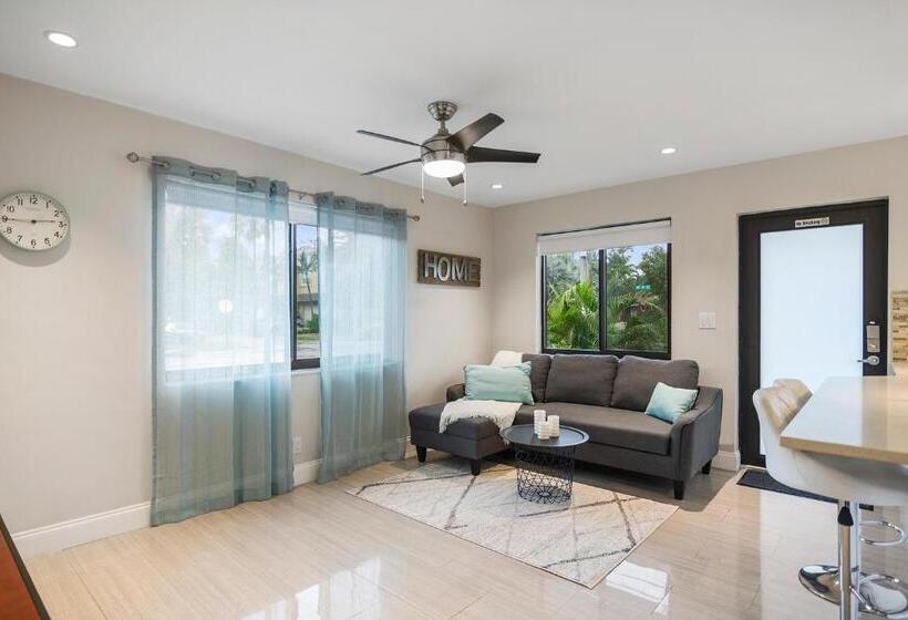 آپارتمان لوکس 1 خوابه, Alani Bay Condos