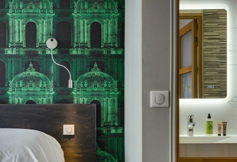 Номер Deluxe, Hôtel Une Chambre En Ville