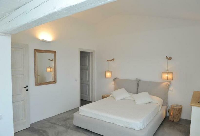 اتاق استاندارد چهار تخته, B&b Li Tauli