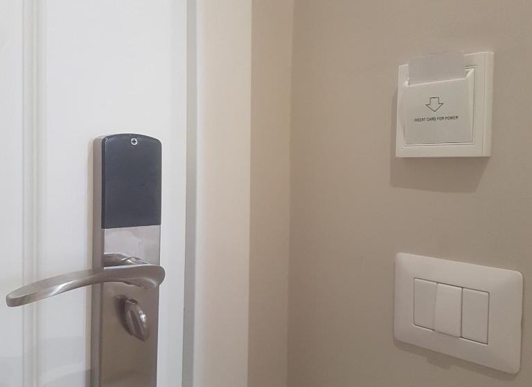 اتاق لوکس با بالکن, B&b Purple Italy