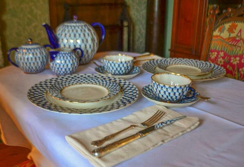 Номер Стандарт, The Lady Maxwell Room At Buittle Castle