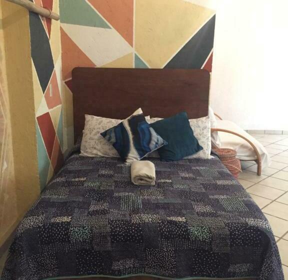 家庭间, Ekko Hostel