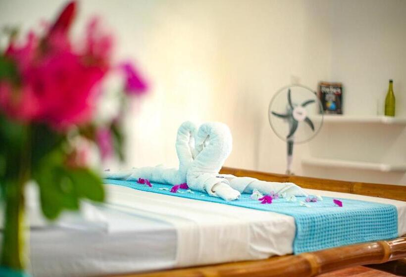 스탠다드 트리플 룸, Lunazul Guesthouse