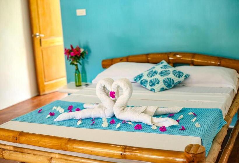 스탠다드 트리플 룸, Lunazul Guesthouse