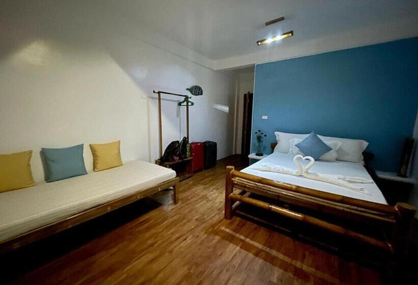 스탠다드 트리플 룸 테라스, Lunazul Guesthouse