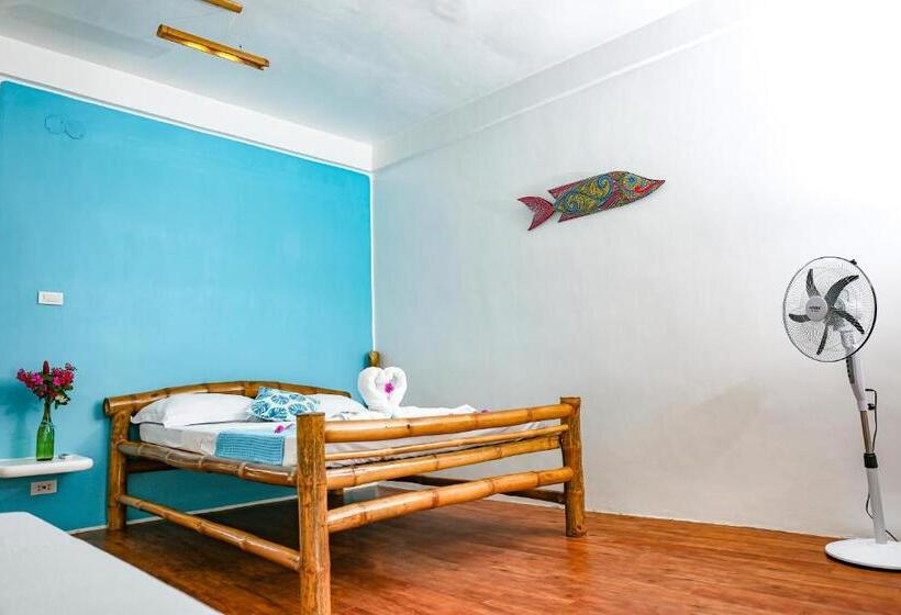 스탠다드 트리플 발코니 룸, Lunazul Guesthouse
