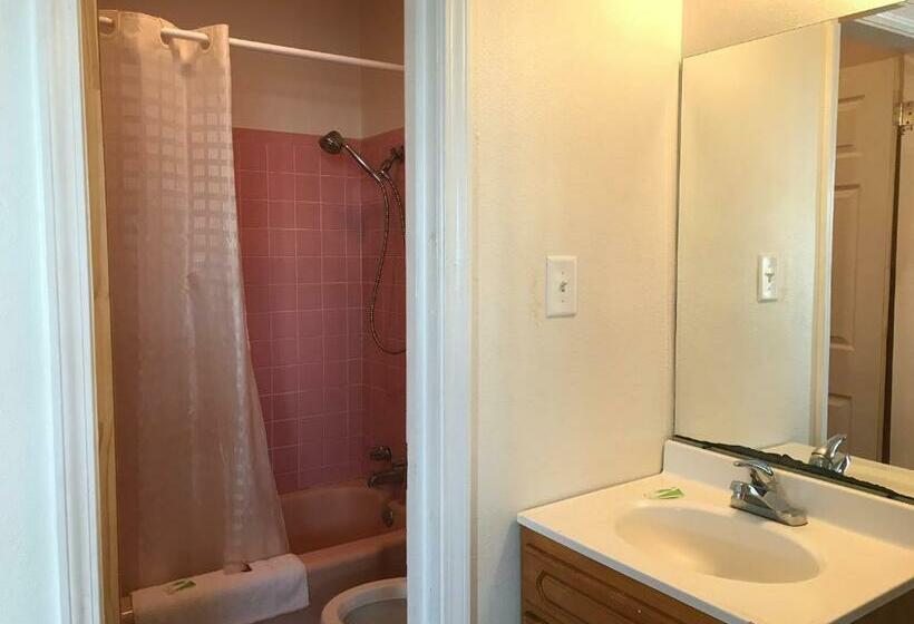 Quarto Estandar Cama King, Bayfront Inn Biloxi