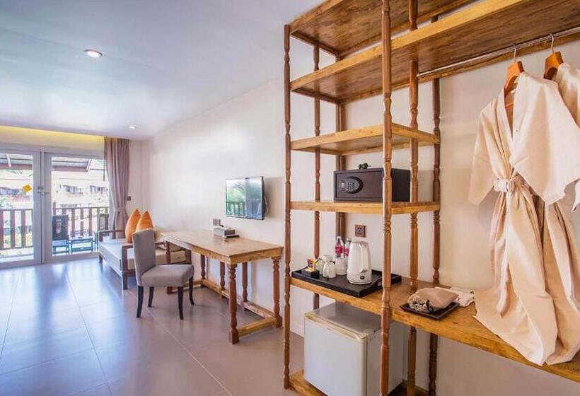 اتاق لوکس با چشم‌انداز استخر, Arinara Beach Resort Phuket   Sha Extra Plus