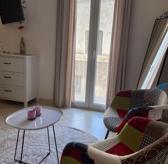 Quarto Estandar, Nenetta Rooms & Suites Monopoli