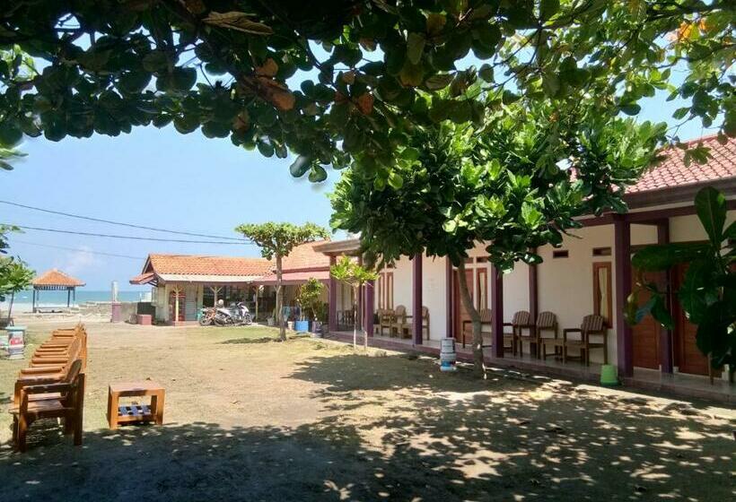 经济房, Penginapan Karanglaut Sayangheulang