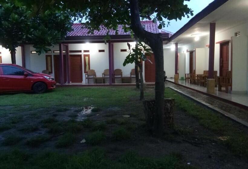 经济房, Penginapan Karanglaut Sayangheulang