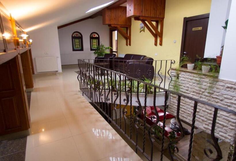 سوئیت 2 خوابه, Pension Casa Sara