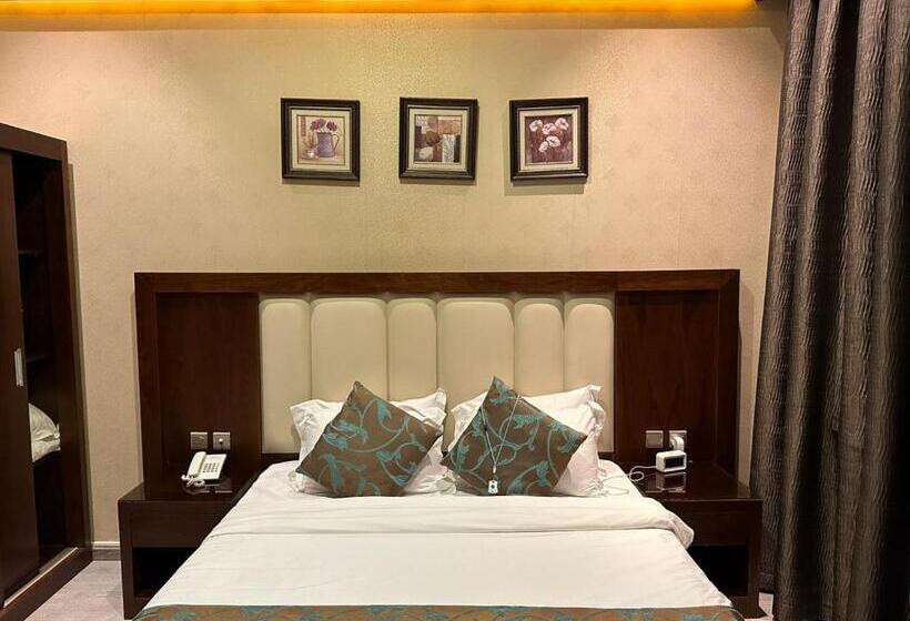 适合残疾人士使用的带超级大床的标准间, Celine Home Serviced Apartment Al Malqa