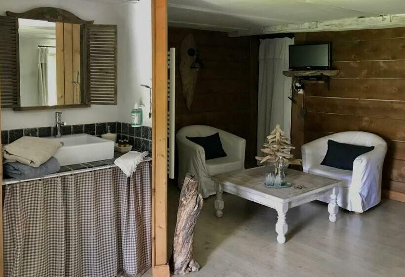 Номер Стандарт Вид на Сад, La Perle De La Lauzière, Chambres D Hôtes