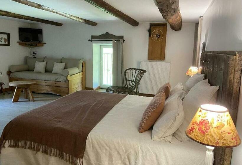 Трехместный Номер Стандарт Вид на Сад, La Perle De La Lauzière, Chambres D Hôtes