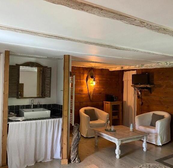 Номер Стандарт Вид на Сад, La Perle De La Lauzière, Chambres D Hôtes