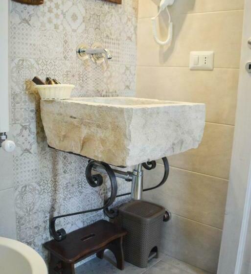 اتاق لوکس با بالکن, Torre Pendio B&b