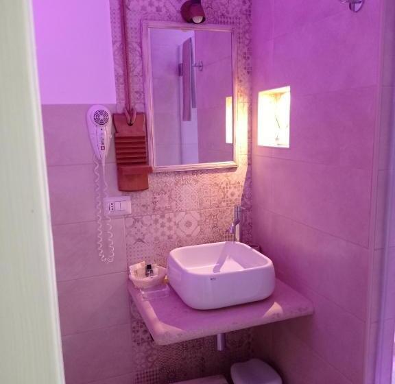 سوئیت جونیور با تراس, Torre Pendio B&b
