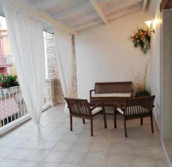 سوئیت جونیور با تراس, Torre Pendio B&b