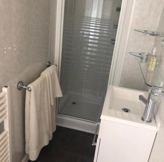 اتاق استاندارد, Bron Menai Guest House