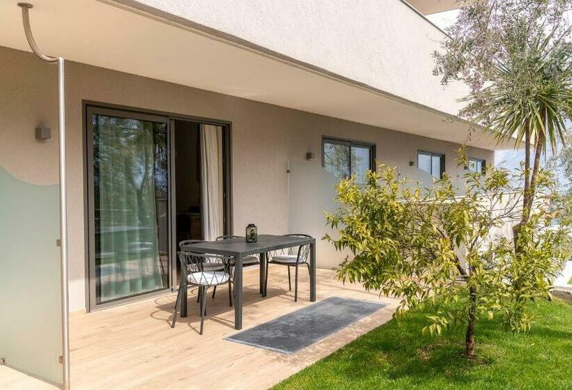 استودیوی لوکس, Evo Suites Apartments