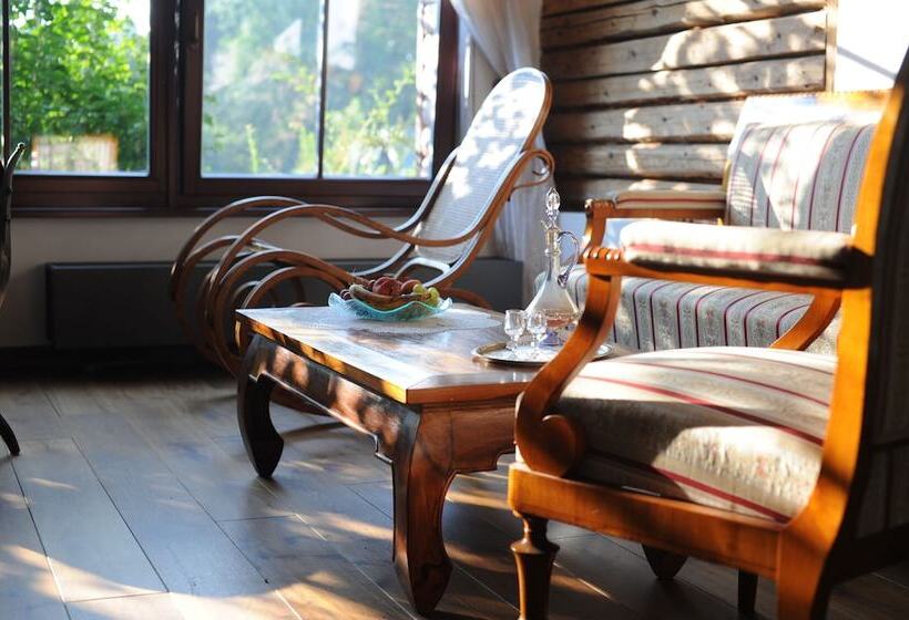 کلبه ییلاقی, Ekosamotnia Eco Dream Pension