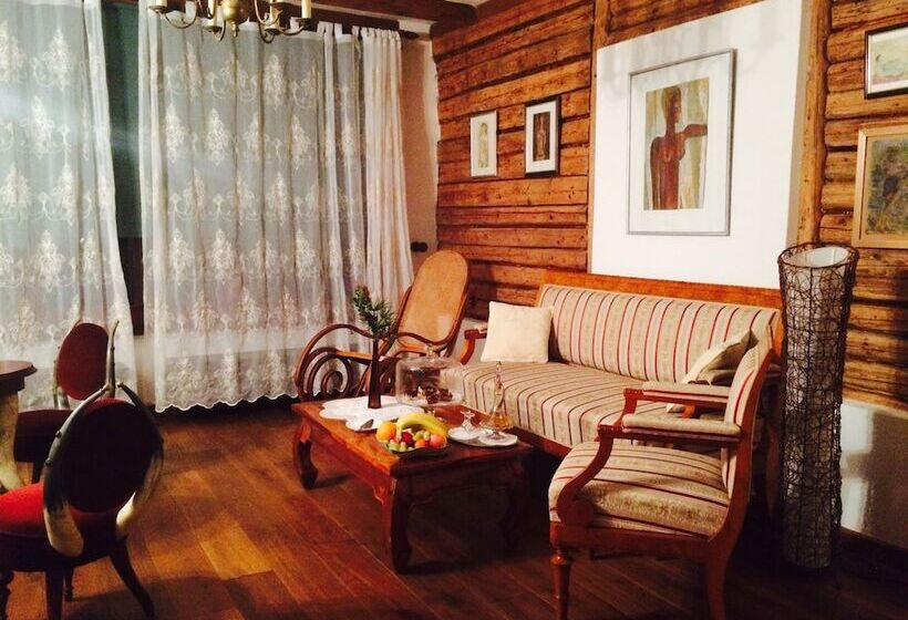 کلبه ییلاقی, Ekosamotnia Eco Dream Pension