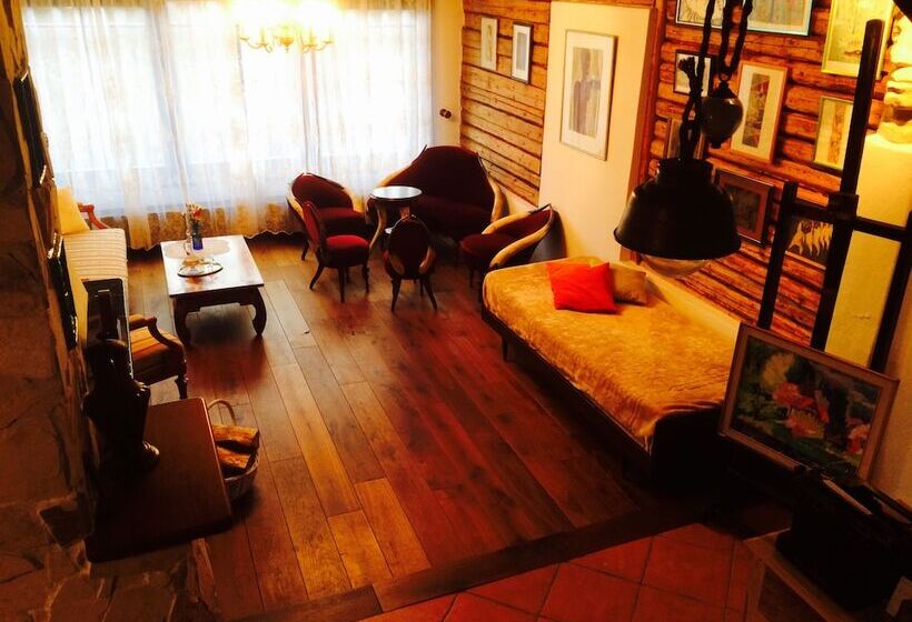 کلبه ییلاقی, Ekosamotnia Eco Dream Pension