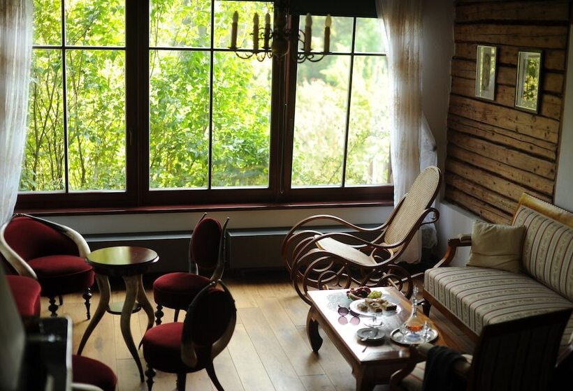 کلبه ییلاقی, Ekosamotnia Eco Dream Pension