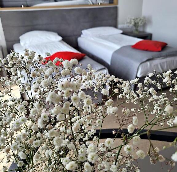 Quarto Deluxe, Forza