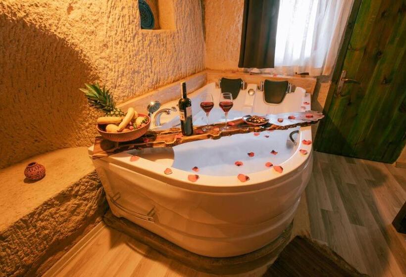 سوئیت با وان آب گرم, Mia Cappadocia Cave