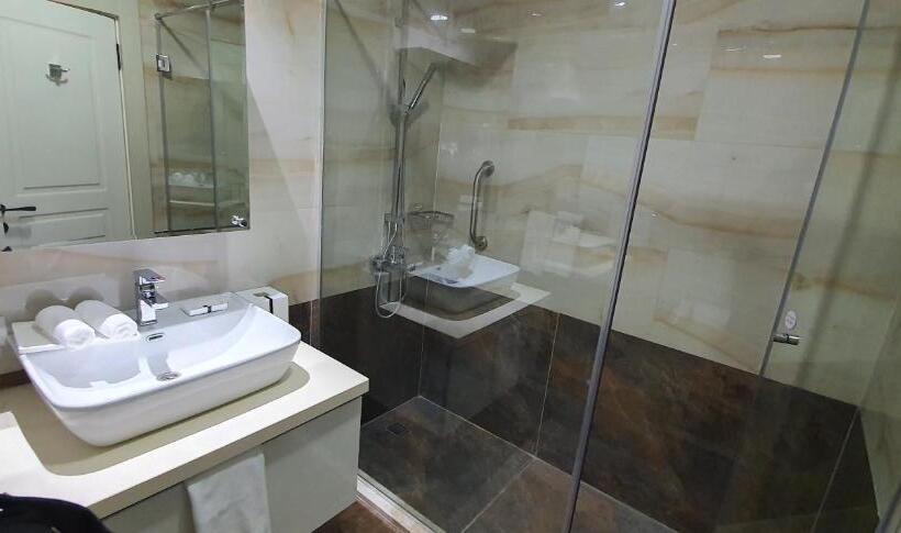 استودیو اجرایی, Somerset City Centre Atyrau