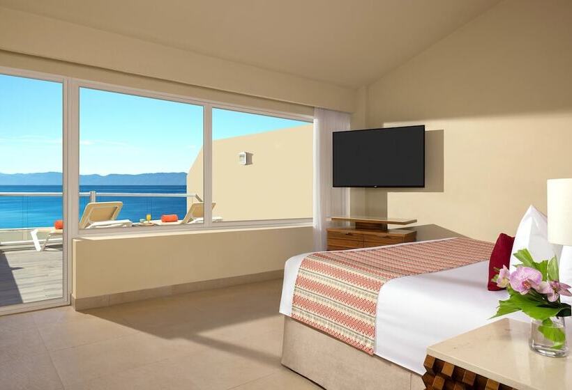 سوئیت کلوب با چشم‌انداز, Sunscape Residence Tower