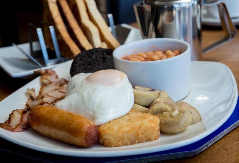 اتاق استاندارد یک نفره با چشم‌انداز دریا, The Ship Inn