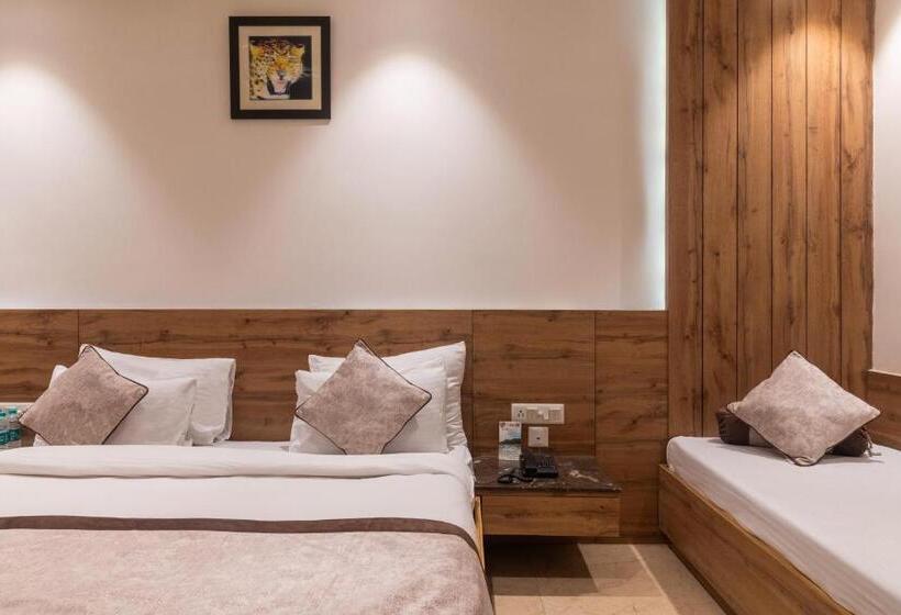 Семейный Номер, Wood Castle Spa & Resort