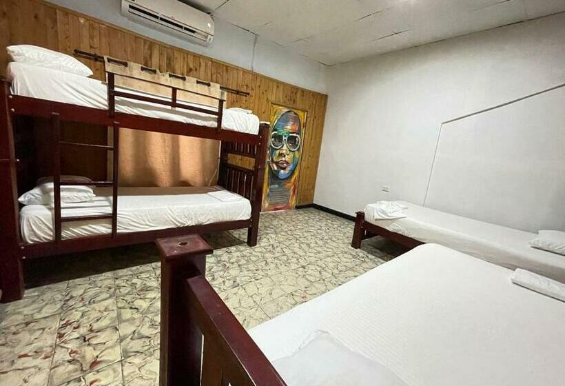 Номер Стандарт Трехместный, Casa Hostal Luna Llena