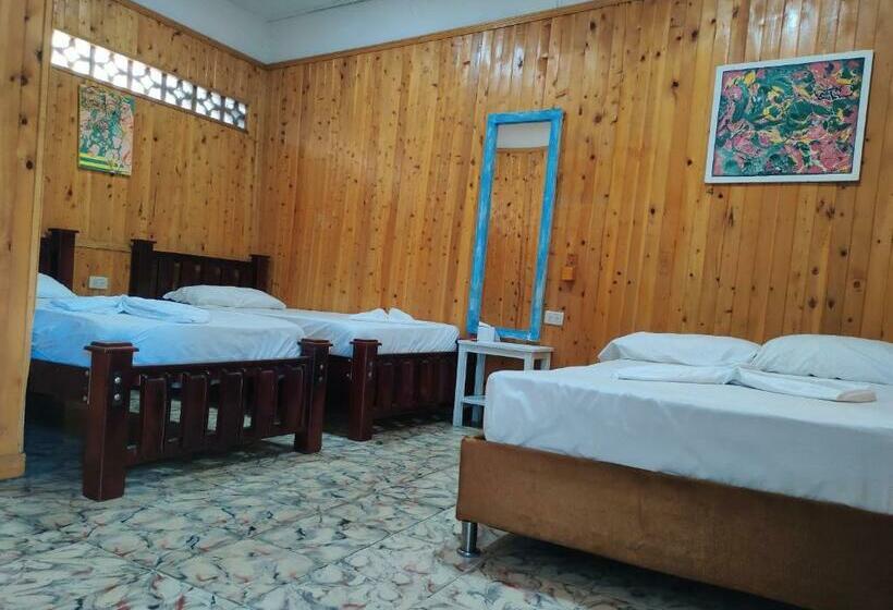 Трехместный Номер Базовый, Casa Hostal Luna Llena