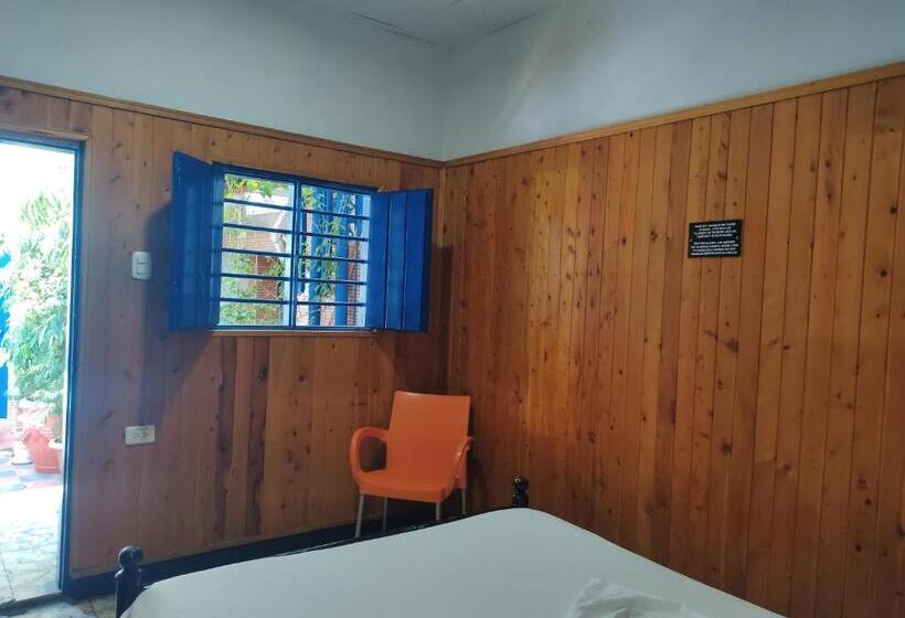Номер Стандарт Совместная Ванная, Casa Hostal Luna Llena