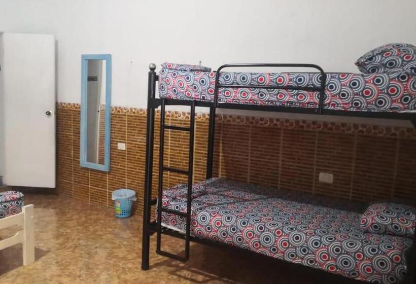 Четырехместный Номер Классик, Casa Hostal Luna Llena