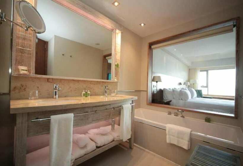 Номер Superior Вид на Море, Arakur Ushuaia Resort & Spa