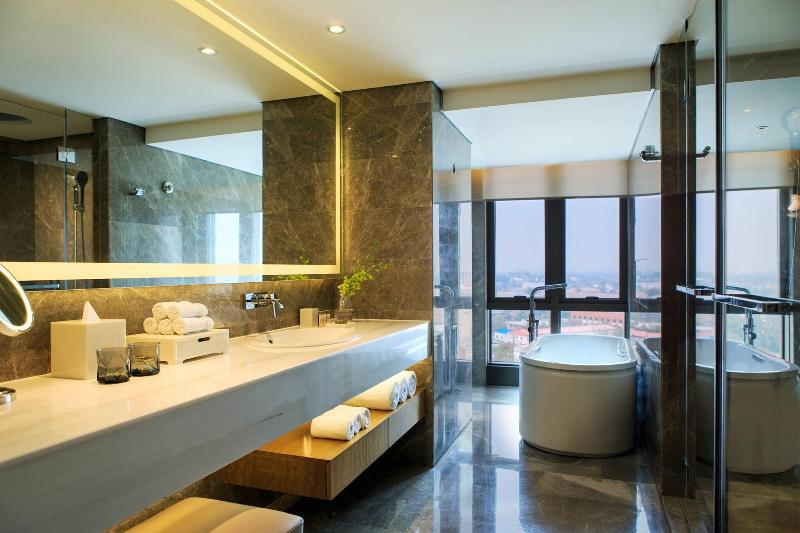 Номер Клуб, Renaissance Beijing Wangfujing