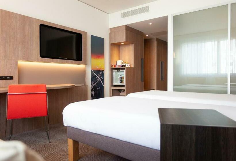 Номер Superior, Novotel Basel City